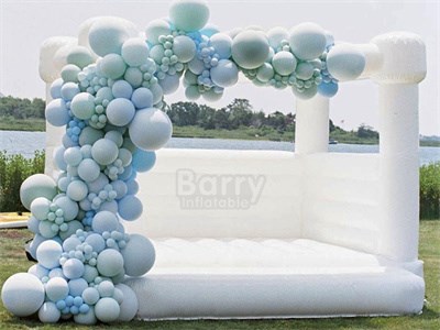 Outdoor backyard wedding decorations mini white castle inflatable bounce house 13x13